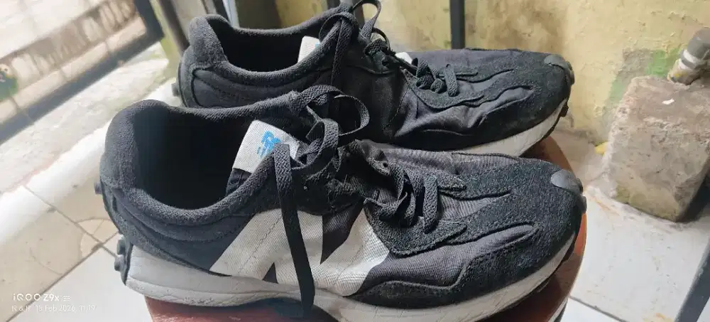 New Balance Size 42 Black