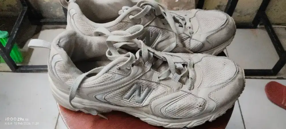 New Balance 408 (Size 42)