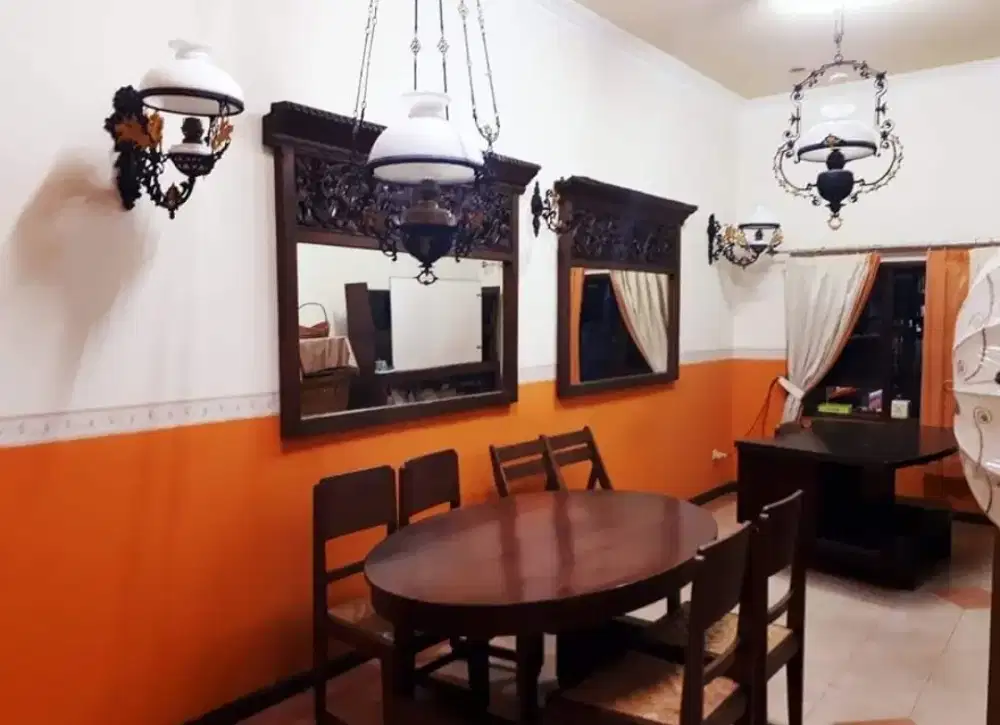 Dijual Sepasang Kaca Cermin Ukiran Jati Tua