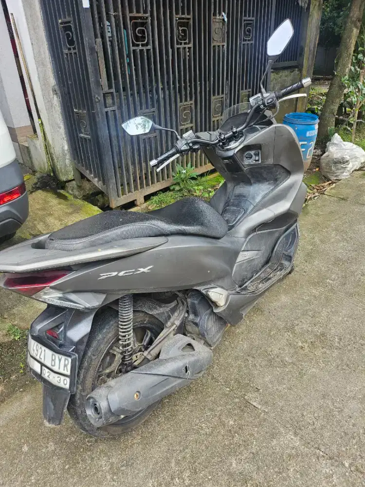 Dijual pcx 2019 pemakaian 2020