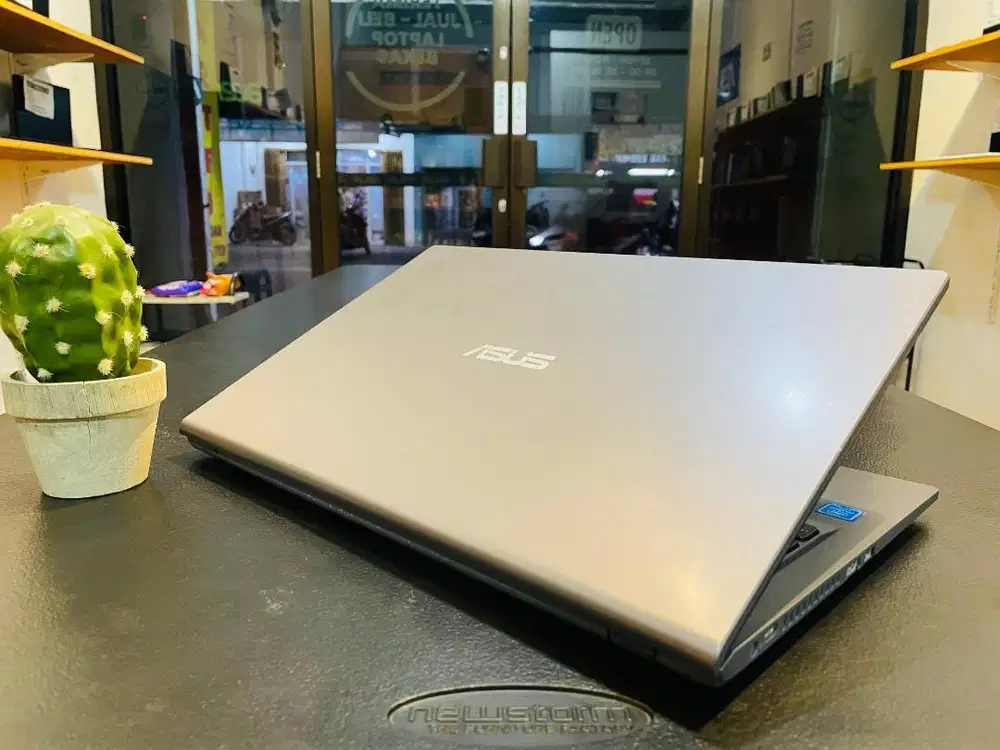 ASUS A516KA//PENTIUM SILVER N6000//KEYBOARD BACKLIT//256GB
