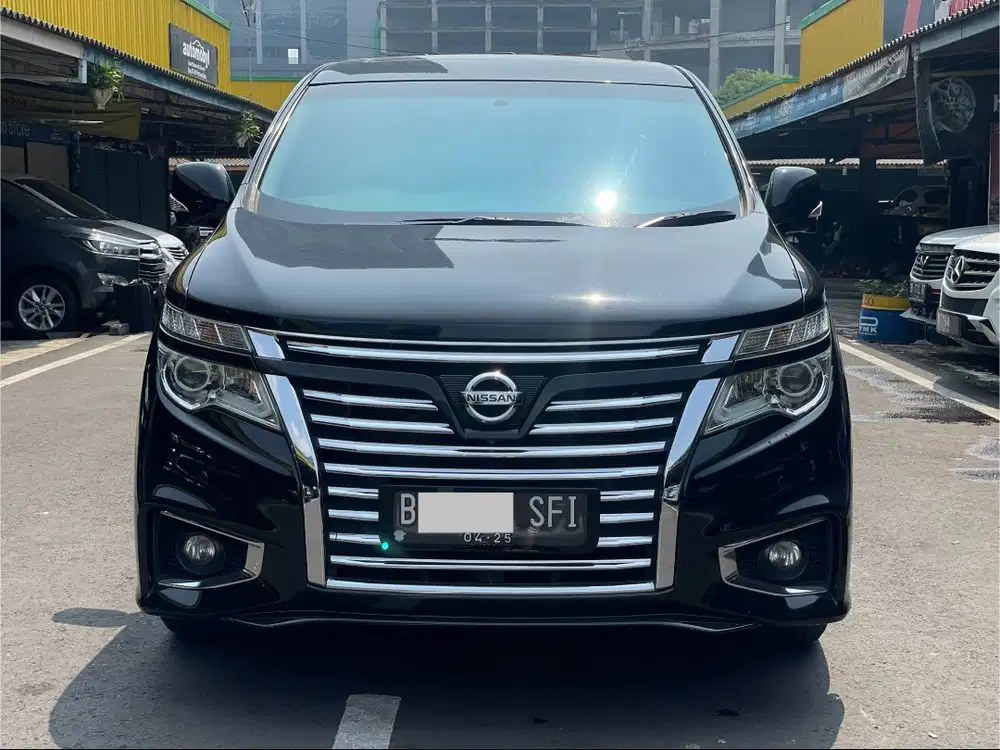 NISSAN ELGRAND HWS 2.5 AT HITAM 2014