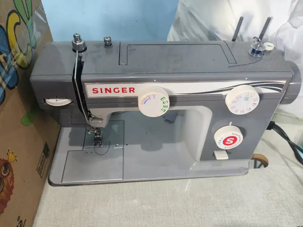 Mesin jahit singer 984