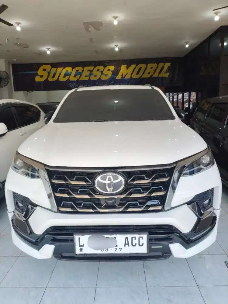 FORTUNER GR 2.8 MATIC 2022 KM LOW