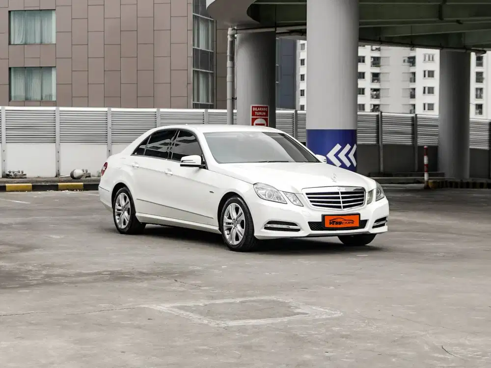 Mercedes Benz E250 Avantgarde 2011 putih matic