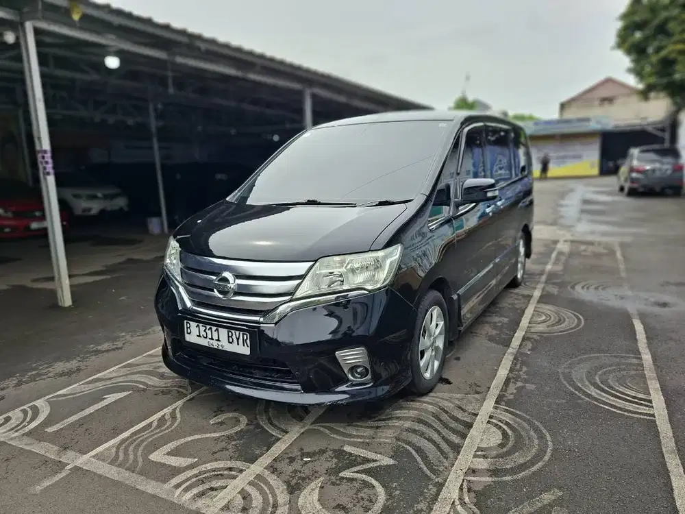 Nissan Serena HWS Matic 2014 Dp 5 Juta Promo