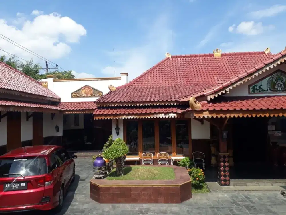 RUMAH DESAIN ETNIK JAWA LOKASI STRATEGIS, DEKAT PUSAT WISATA KOTA YOGYAKARTA