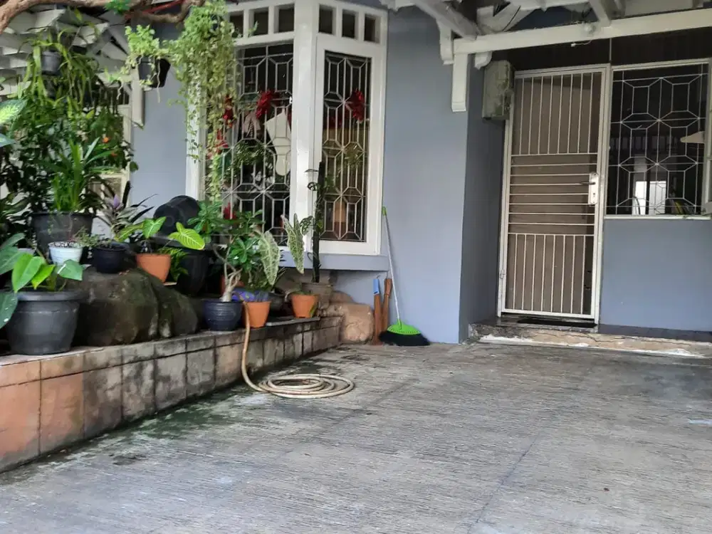 Rumah dilokasi strategis di Bintaro sektor 5
( INH)