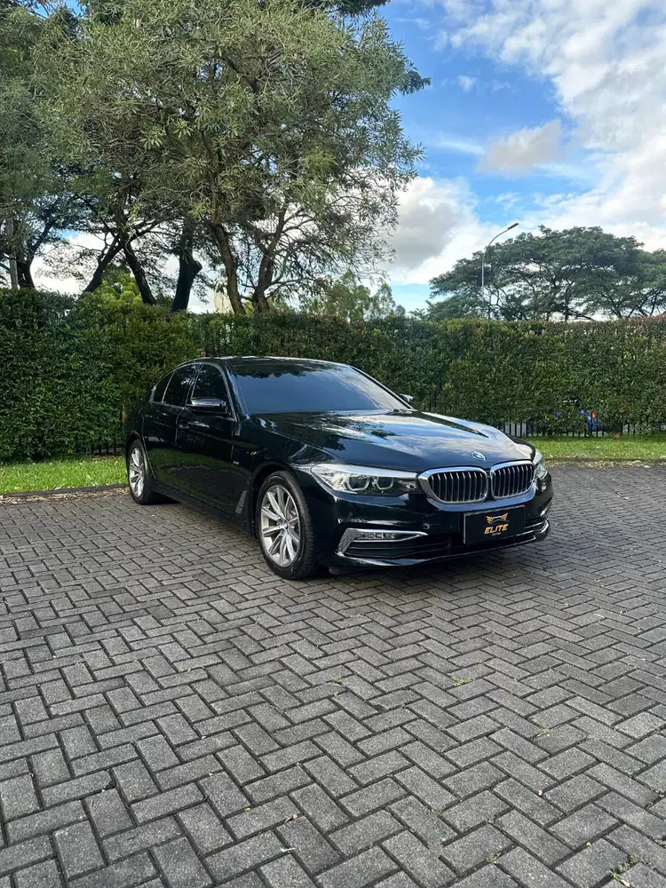 BMW 520i Luxury G30 2019