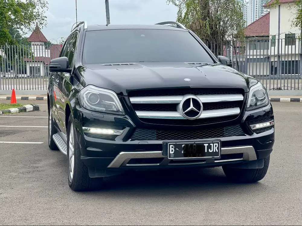MERCEDES BENZ GL400 2016 HITAM DIJUAL CEPAT SIAP PAKAI