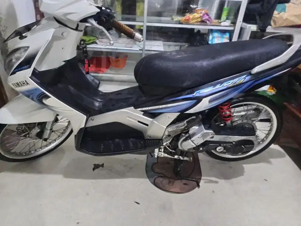 Dijual yamaha nouvo z tahun 2006 B DKI jakarta selatan pajak idup