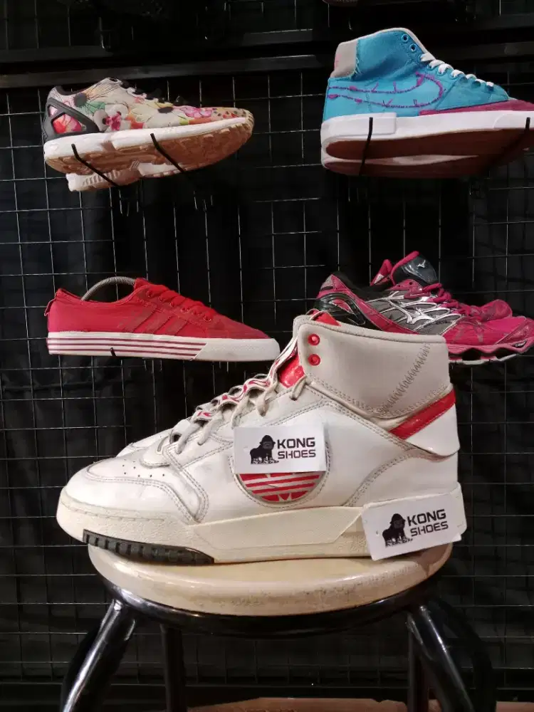 SEPATU ADI DROP STEP WHITE RED