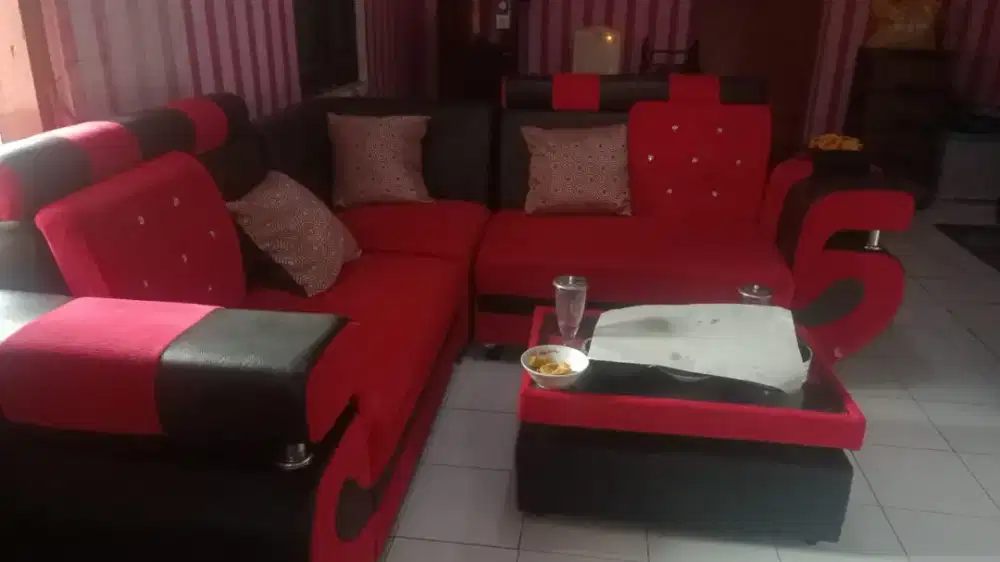 Dijual sofa sudut ruang tamu