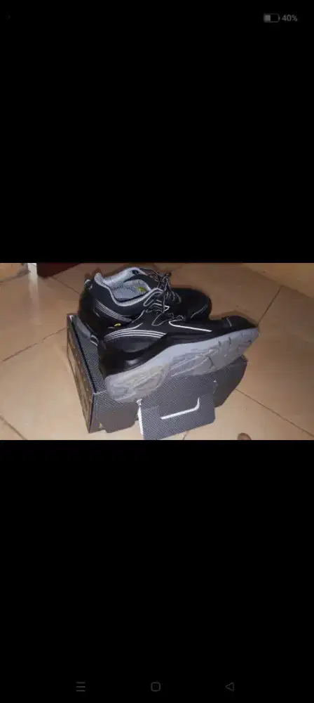 Sepatu Safety Jogger works