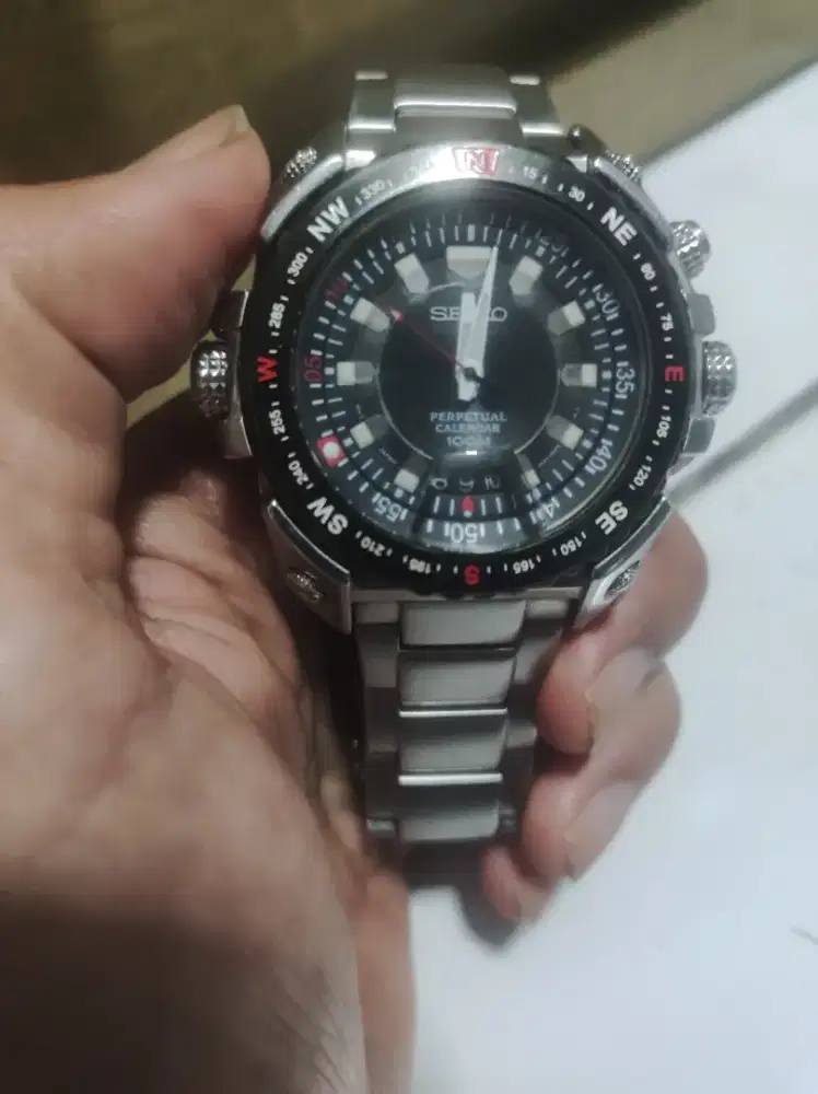 Jam tangan merk seiko