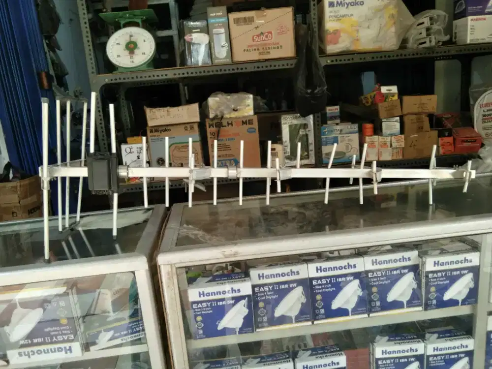 ANTENA LUAR DIGITAL MERK PF HDU19 BEKAS