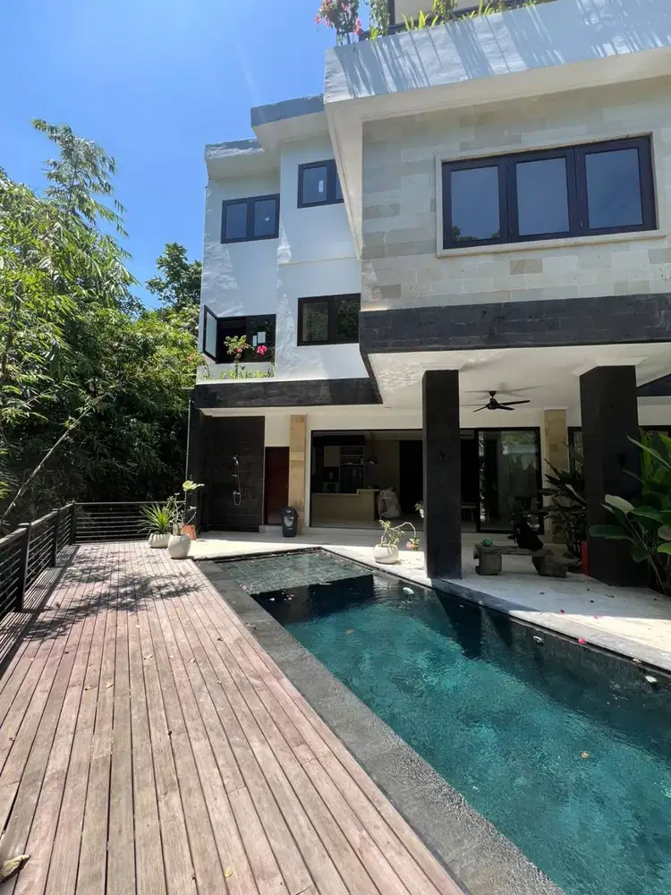 FOR SALE VILLA 3BR MODERN WITH OCEAN VIEW IN KETEWEL GIANYAR