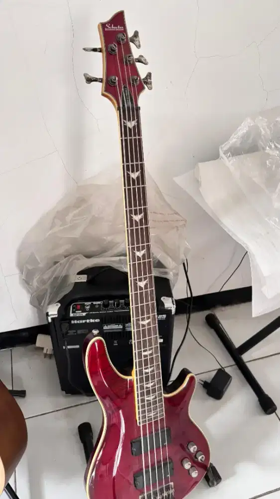 Gitar bass Schecter Diamond Series Omen Extreme-5 (5 String Bass)