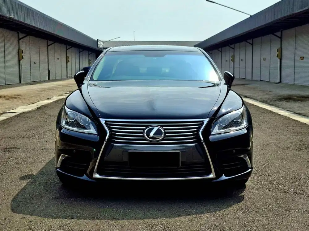 Lexus LS460L Luxury 2013