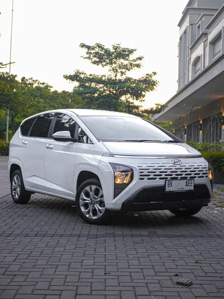 Hyundai Stargazer 1.5 trend MT (termurah)