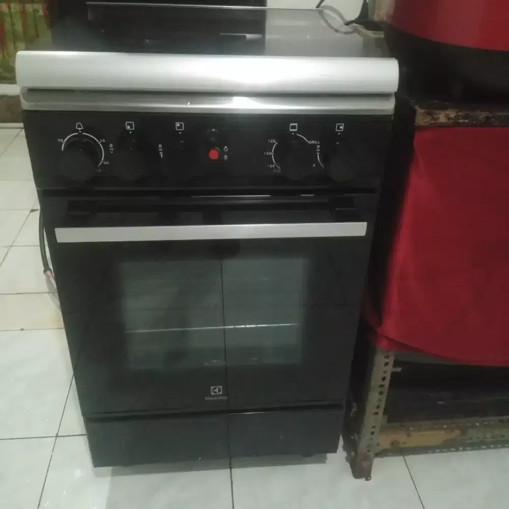 Kompor fresstanding elektrolux