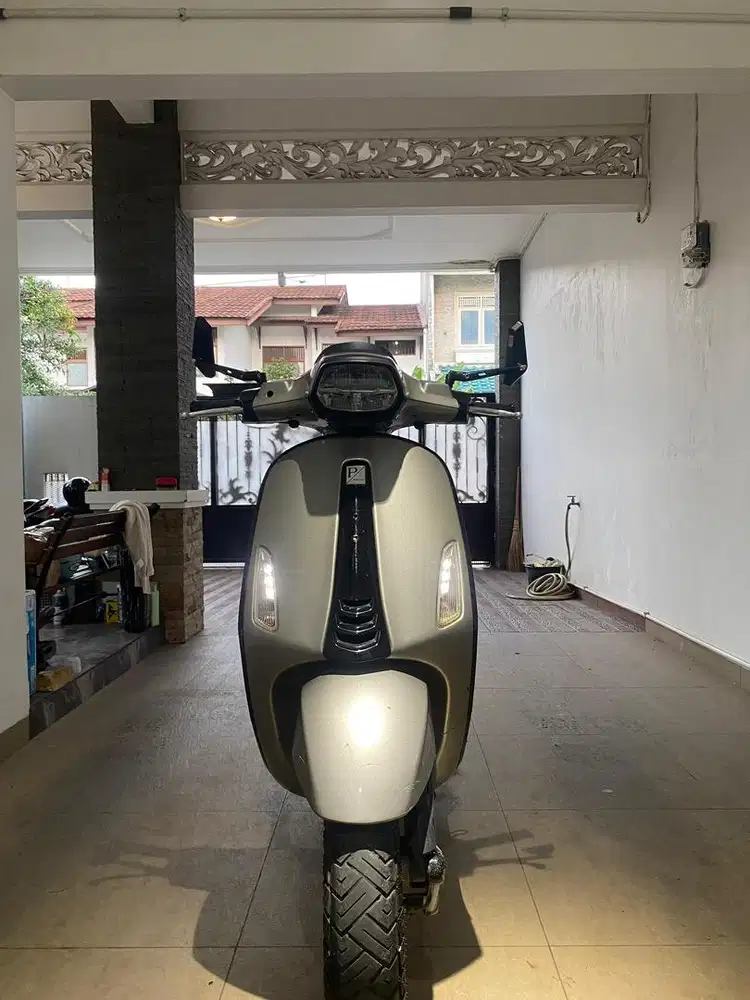 Vespa sprint I-Get 2019 Tangan Pertama