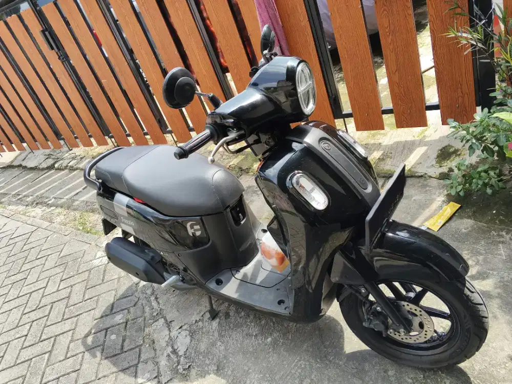 Jual cepat motor Yamaha Fazzio hitam 2022