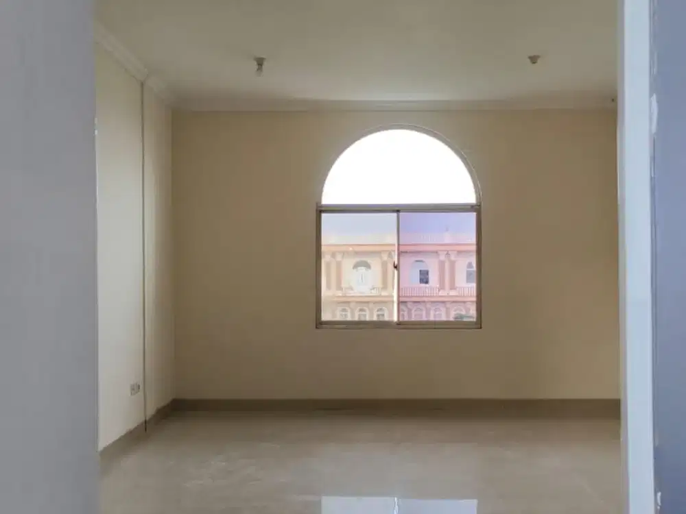 Disewakan Ruko Green Lake City 4.5 x 15 Dengan 4 Lantai Hadap Jalan Raya Harga Termurah 150 Juta/Tahun