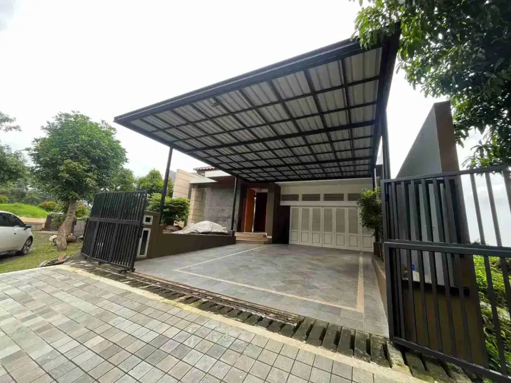 Rumah Mewah Candi Golf Residence Dekat Lapangan Golf