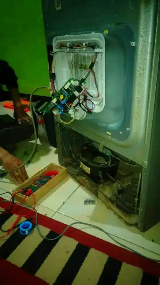 Kulkas mesin cuci TV led dispenser