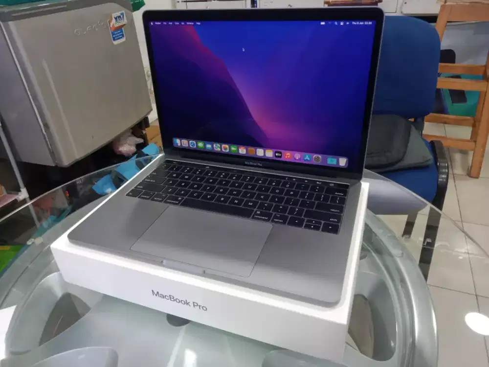 Macbook Pro 2017 13inci 8/256gb Touchbar