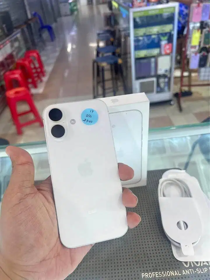Iphone 17 256 IBOX (White) CC RENDA Fullset ORI Garansi Nov 2026