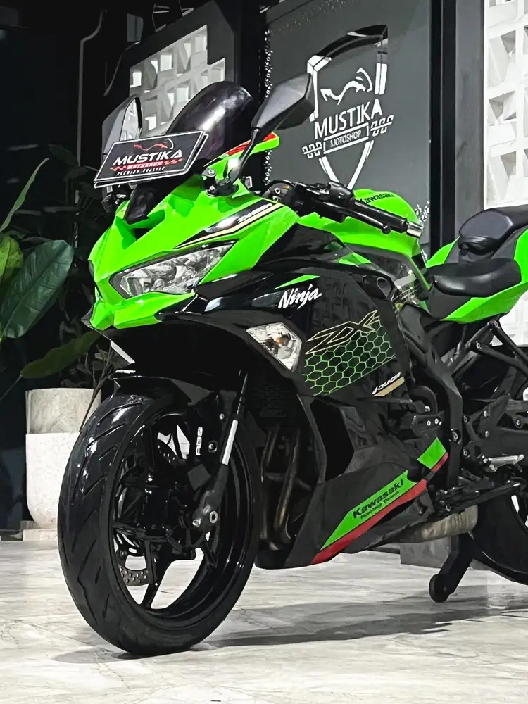 KAWASAKI ZX25R ABS 2021 KRT - Chintia Mustika