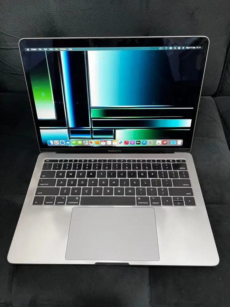MacBook Pro 2017 13inch, 8/256GB i5 SECOND