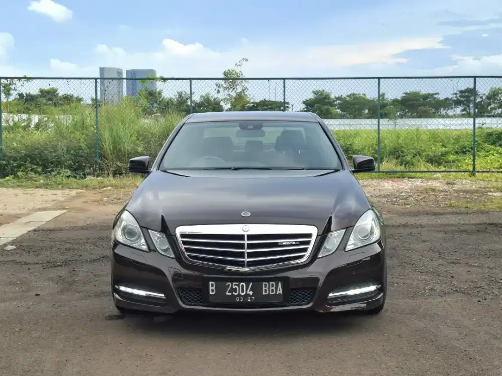 Mercy E 250 AVG 1.8 AT. Tahun 2011. Coklat. Low km. Perfect cond