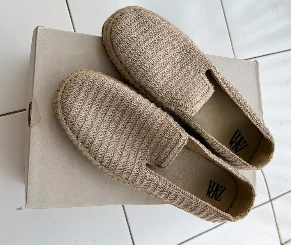 SlipOn Sepatu Zara Uk41