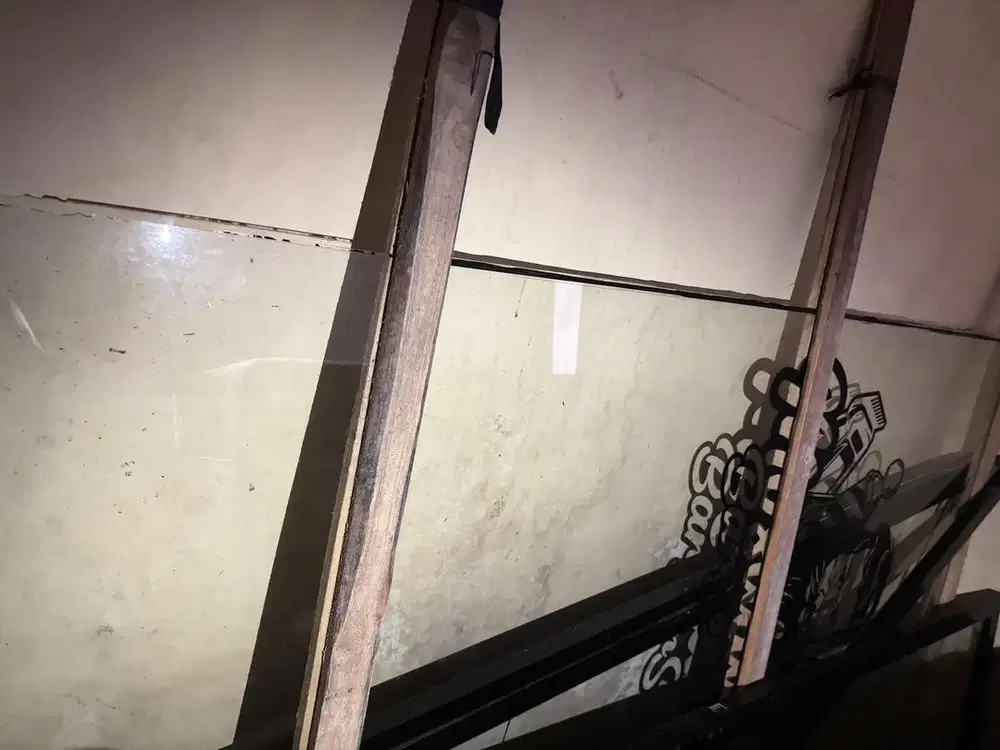 Pintu kaca barber murah plus 2 kursi cukur barber