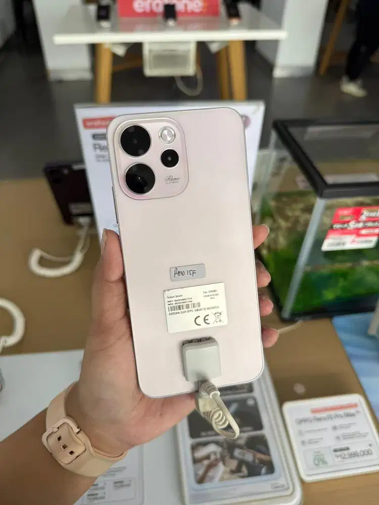 Cicilan 0% Oppo Reno 15f