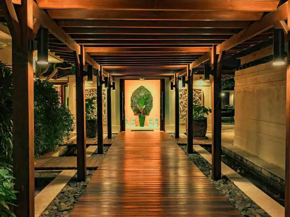 Luxurious 6 Bedroom Villa With Breathtaking Unblocked Ocean View For Sale In Pandawa