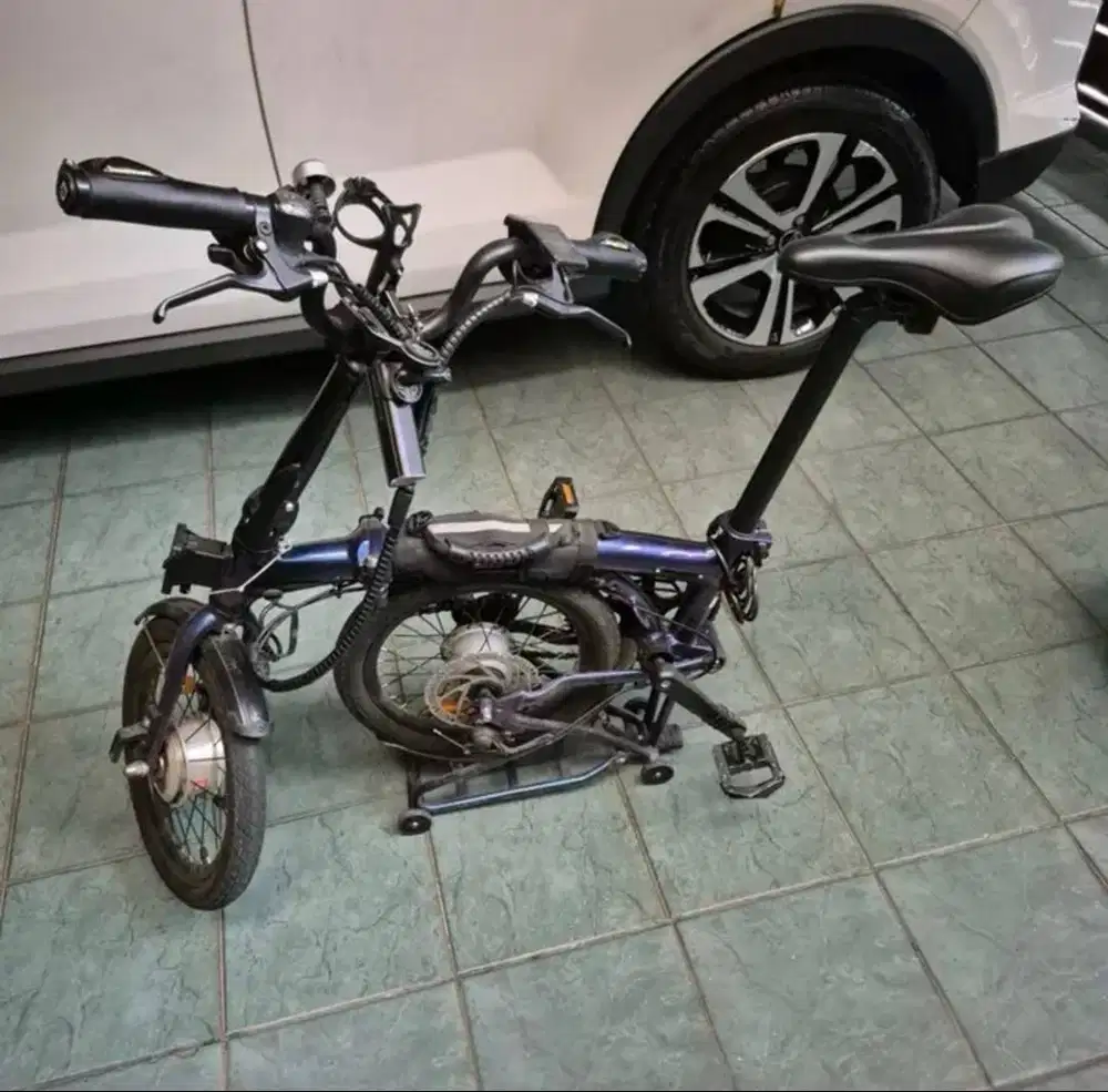 Sepeda Listrik Lipat United E-Trifold 2023