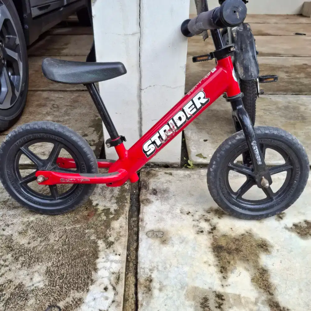 Strider Balance Bike Original Merah – Murah, Tinggal Servis Dikit!