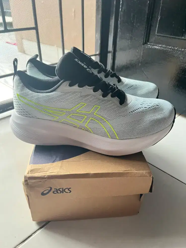 Sepatu Asic running new