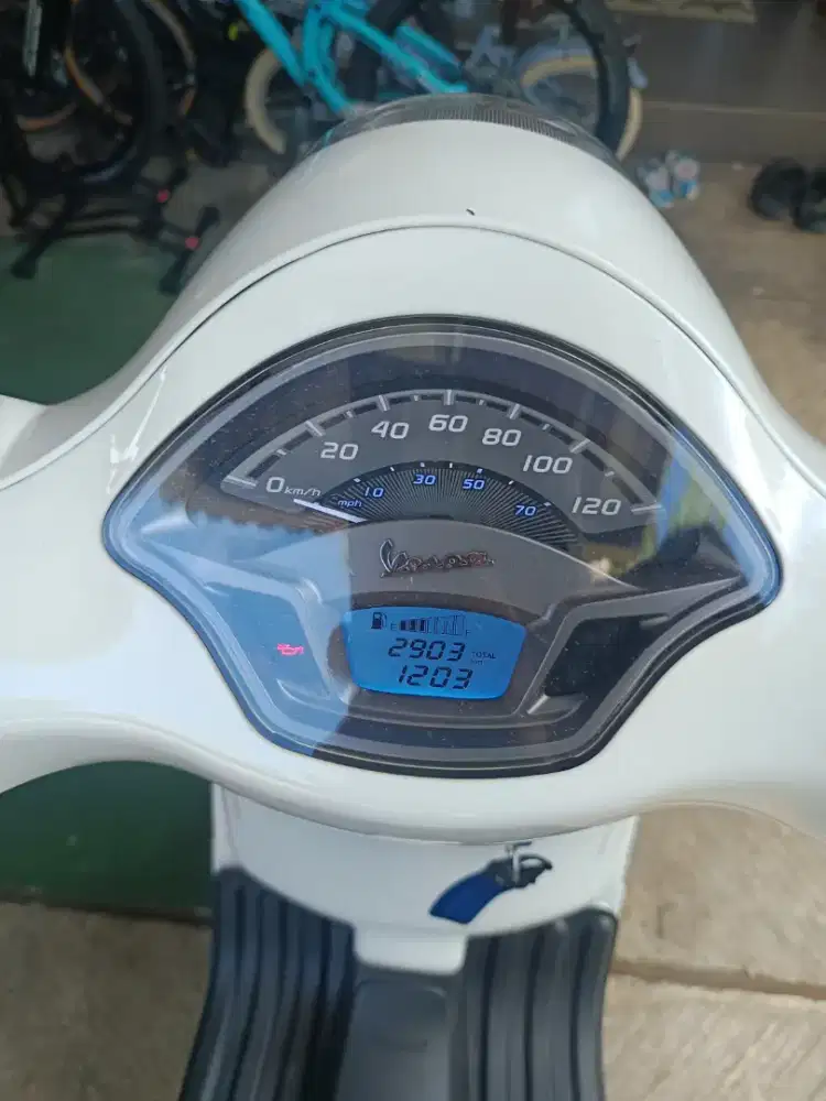 Vespa LX 125 White Innocente