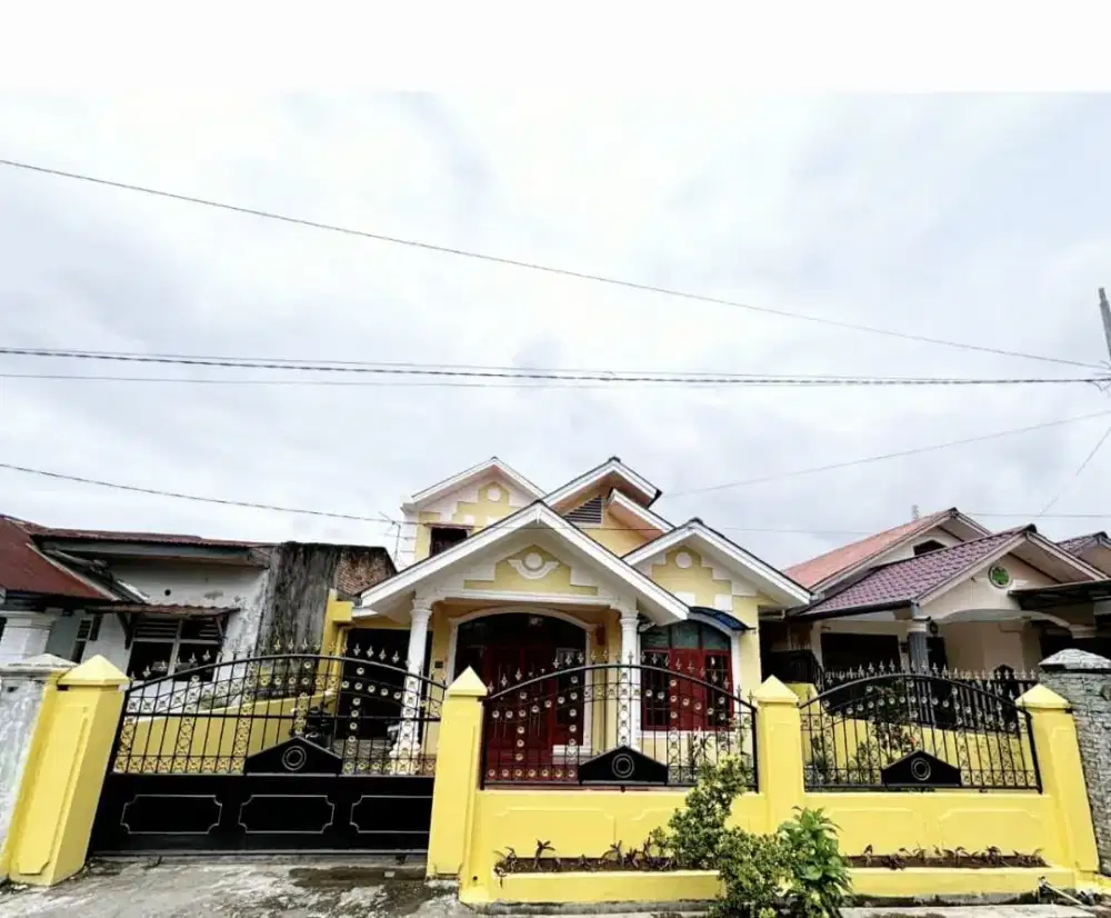 Dijual Rumah tanah luas murah dan istimewa