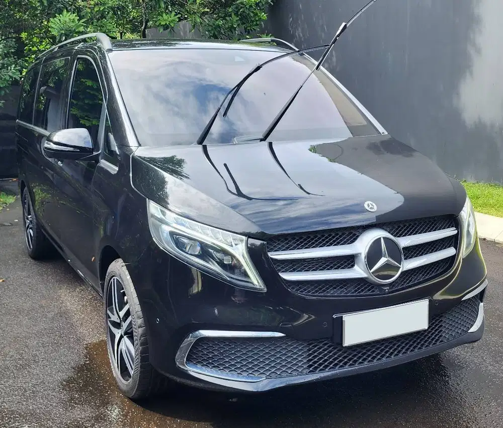Mercedes-Benz V250 LWB Avantgarde NIK2022, pemakaian 2025.