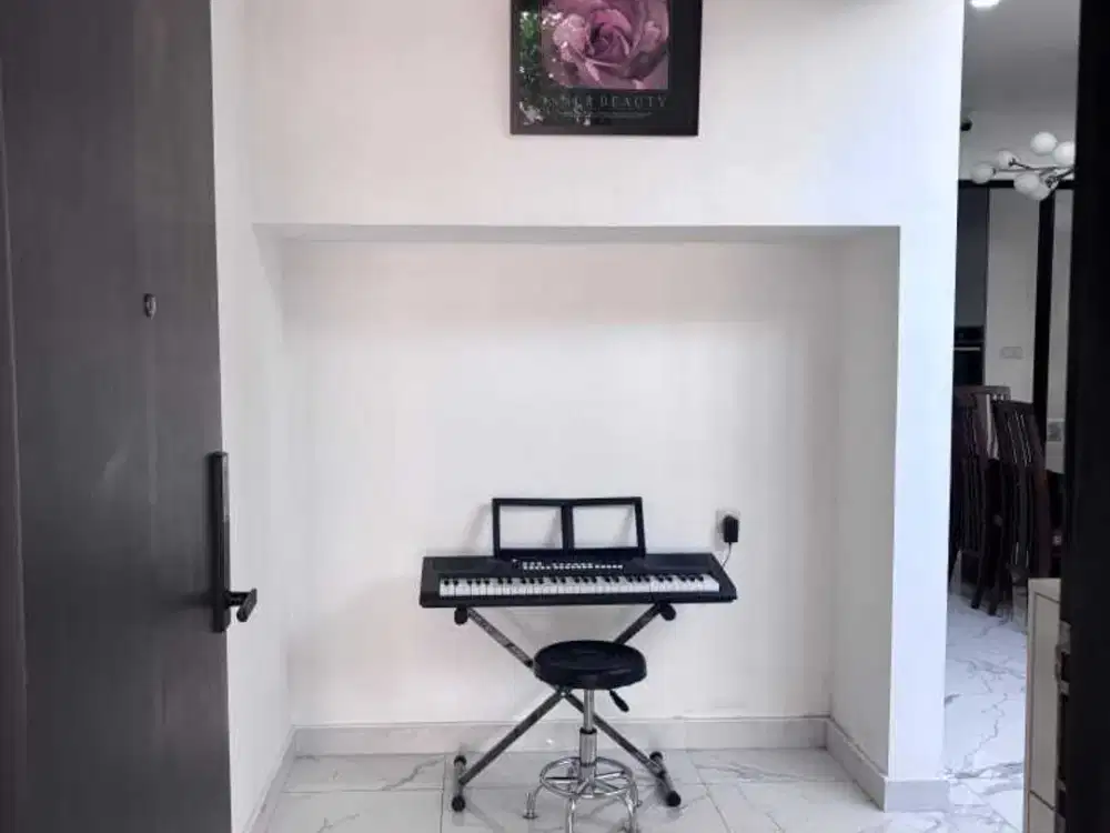 Disewakan rumah cantik dan rapi di JGC Cakung Jakarta Timur