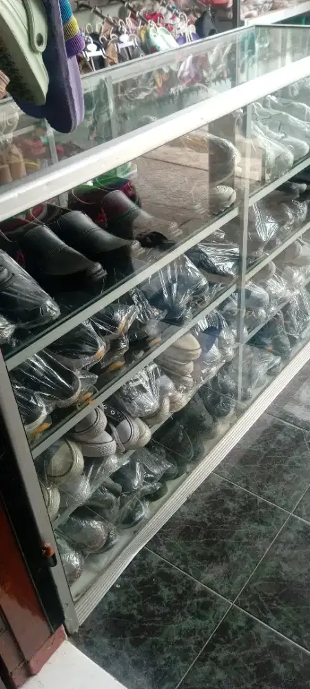 Jual etalase bekas