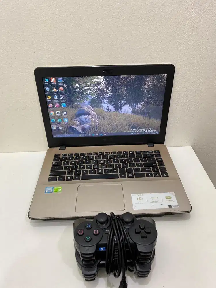 Asus vivobook A442UR