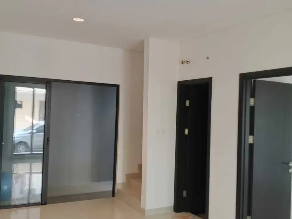 Disewakan Rumah 2 Lantai di Wisteria Metland Menteng, Jakarta Timur.