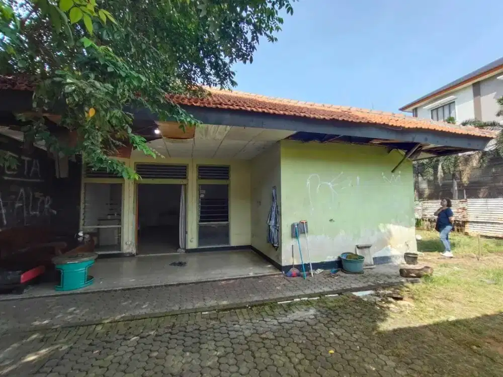 Dijual Tanah Rumah Tua Strategis di Jl. Kolonel Sugiono, Jakarta Timur